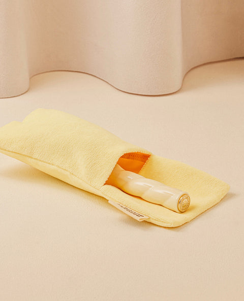 la-bonne-brosse-la-pochette-petite-brosse-cair-pochette-velours-et-satin-recycl- image 2