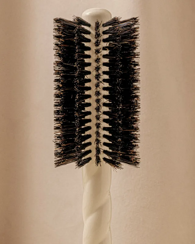 la-bonne-brosse-n-08-la-brosse-ronde-brushing-longueur-mouvement-blanc-cr-me image 1
