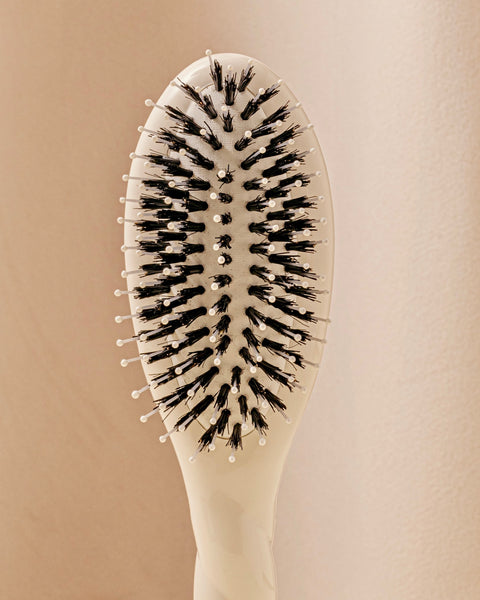 la-bonne-brosse-n-03-la-petite-brosse-cuir-chevelu-sensible-blanc-cr-me-indispen image 4