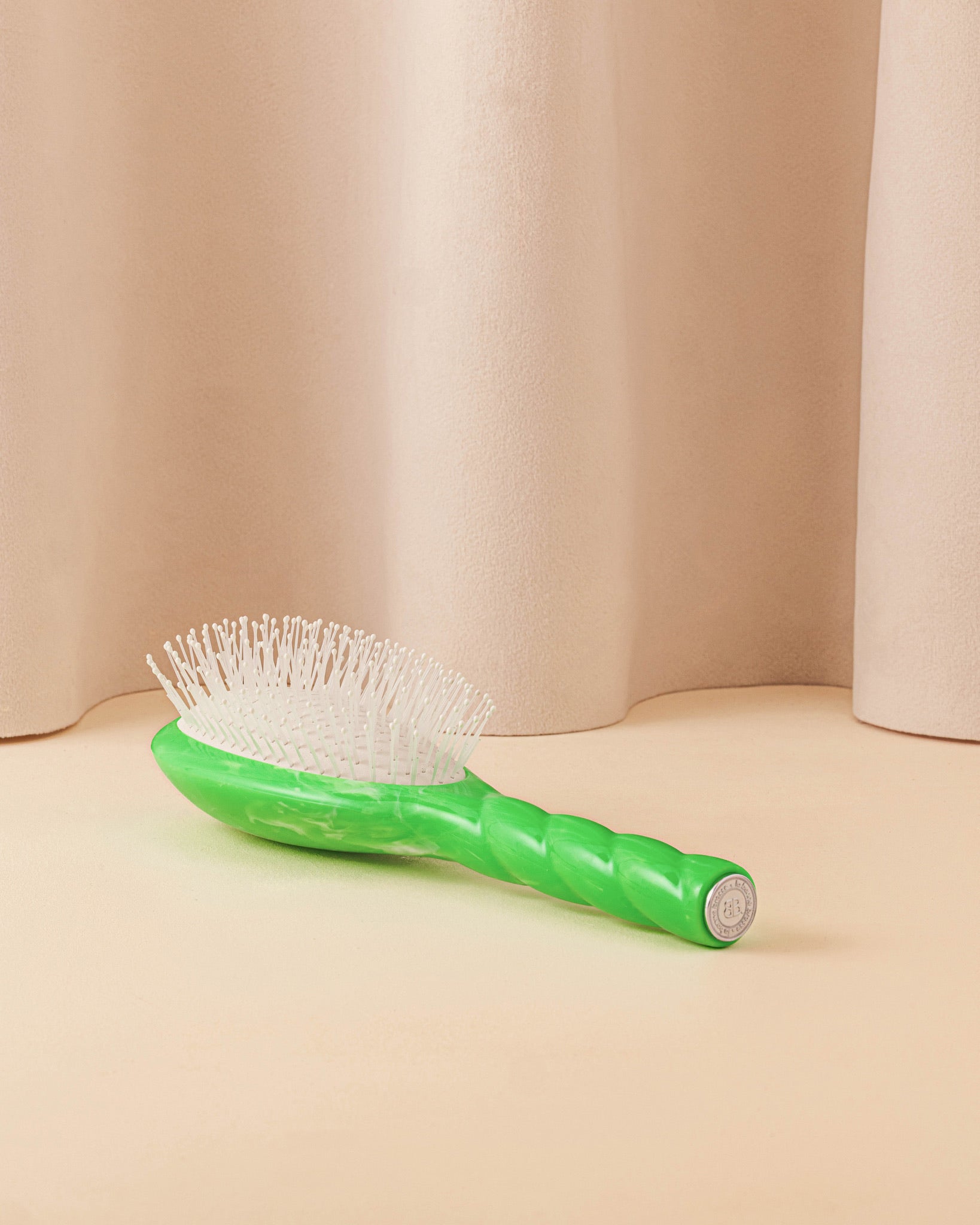 roseanna-x-la-bonne-brosse-n-04-la-brosse-d-m-lante-massante-la-miracle-tie-dye- image 5