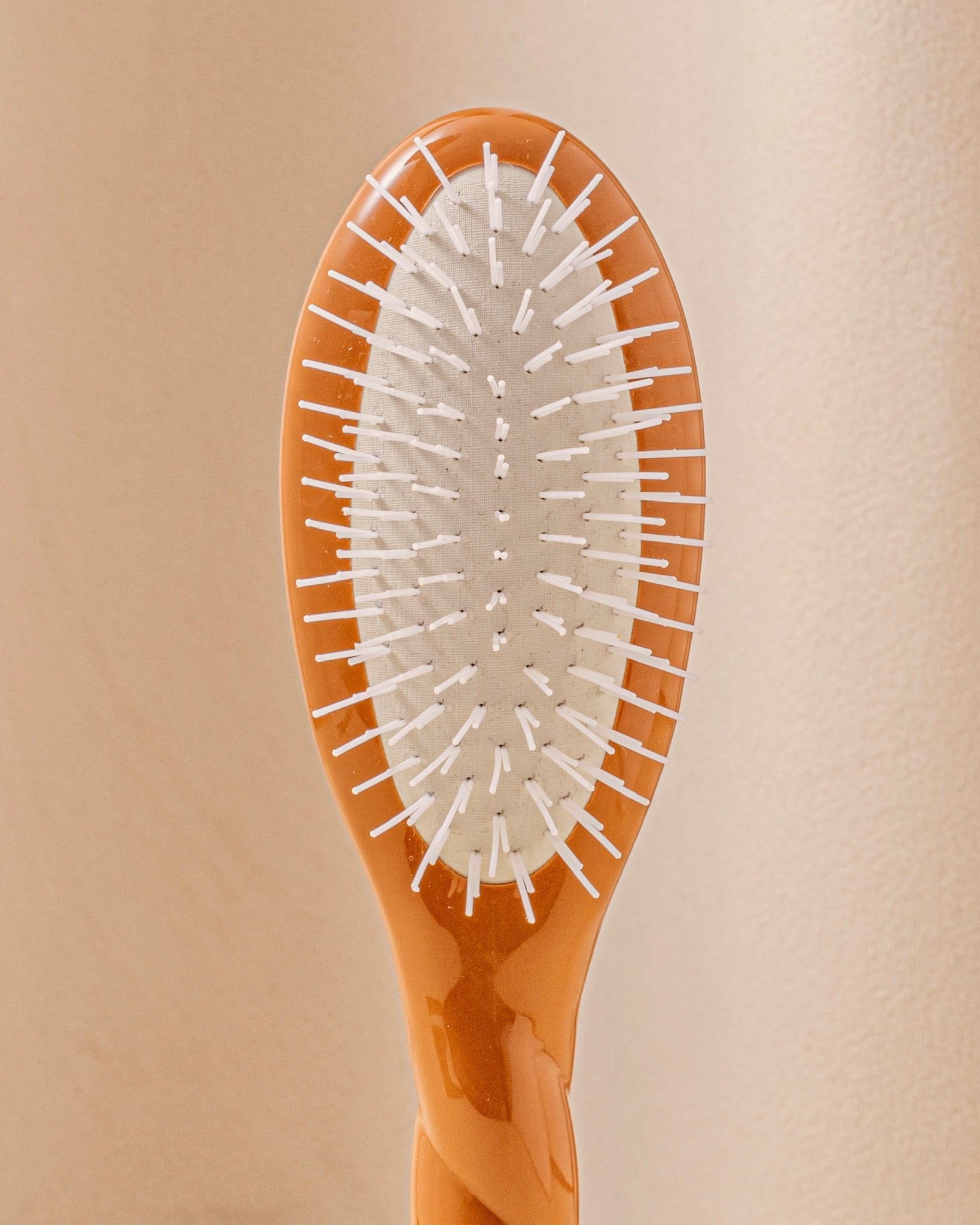 la-bonne-brosse-n-07-l-intense-petite-brosse-d-m-lante-stimulante-terracotta image 4