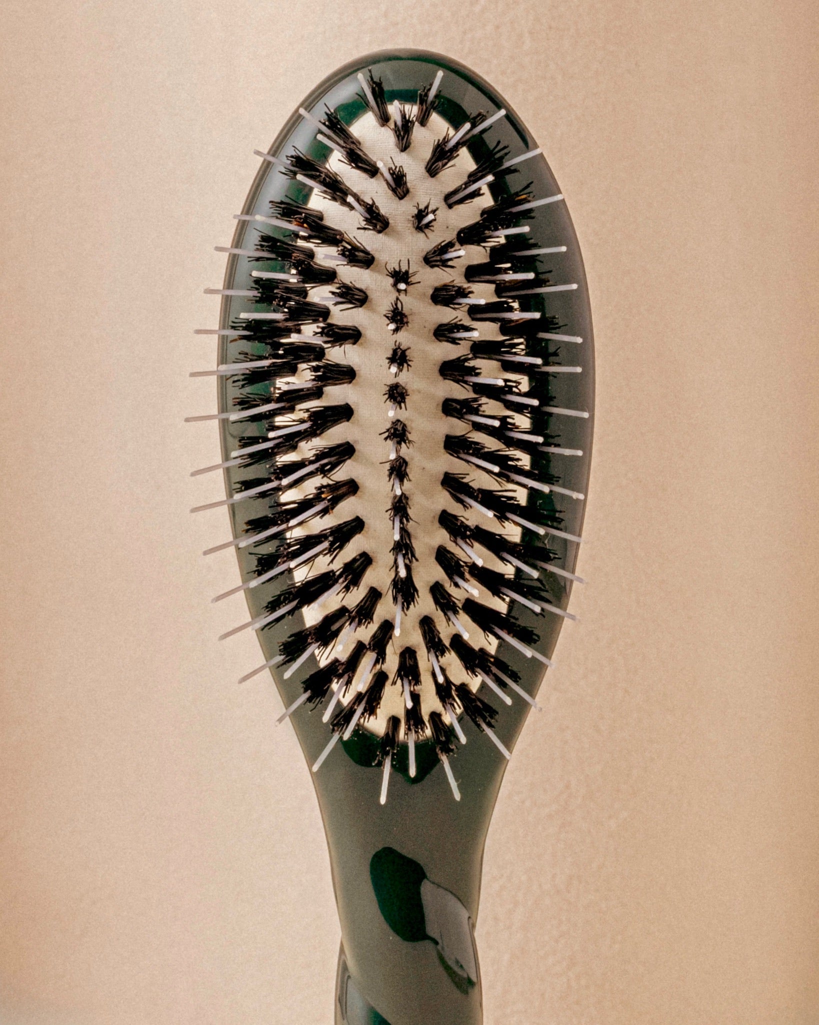 la-bonne-brosse-n-02-la-petite-brosse-d-m-lante-soin-l-indispensable-vert-emerau image 4