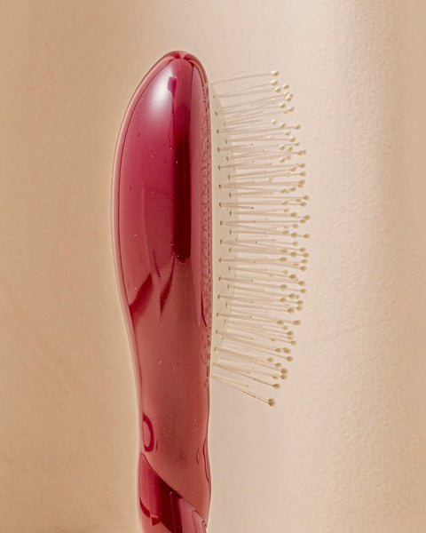 la-bonne-brosse-n-04-la-miracle-petite-brosse-d-m-lante-massante-rouge-cerise image 3