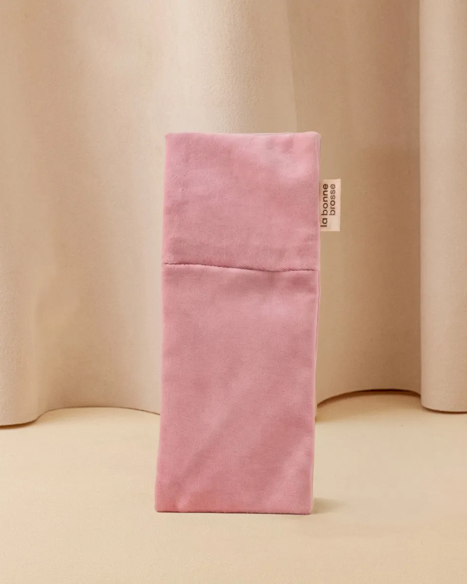 la-bonne-brosse-la-pochette-petite-brosse-pochette-velours-et-satin-rose-poudr image 1
