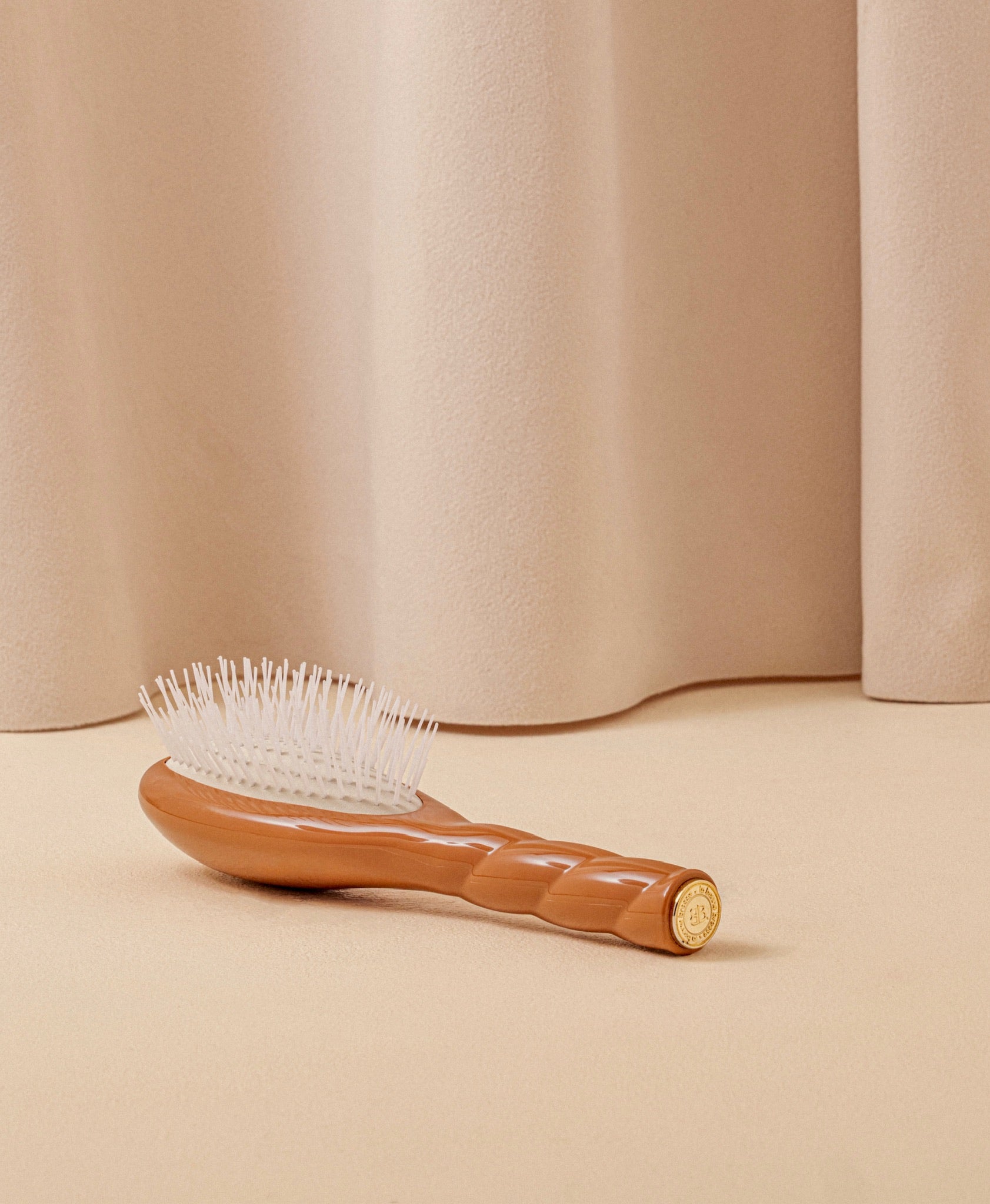 la-bonne-brosse-n-07-l-intense-petite-brosse-d-m-lante-stimulante-terracotta image 5
