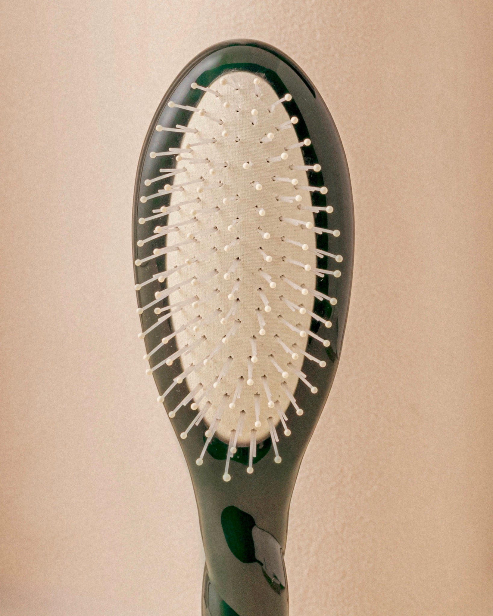 la-bonne-brosse-n-04-la-miracle-petite-brosse-d-m-lante-massante-vert-emeraude image 4