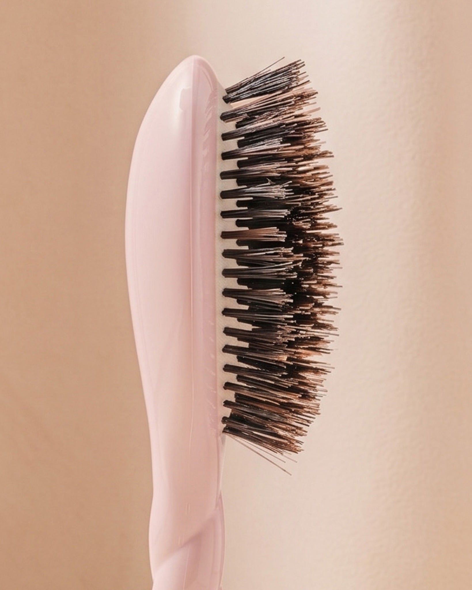 la-bonne-brosse-n-01-la-petite-brosse-brillance-soin-l-universelle-rose-lilas image 2