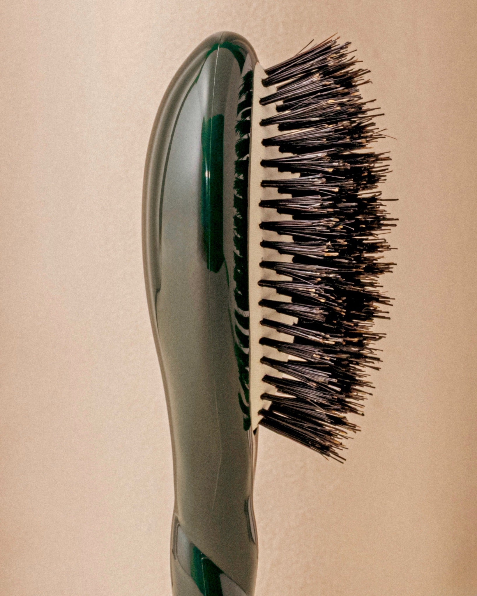 la-bonne-brosse-n-01-la-petite-brosse-brillance-soin-l-universelle-vert-meraude image 3