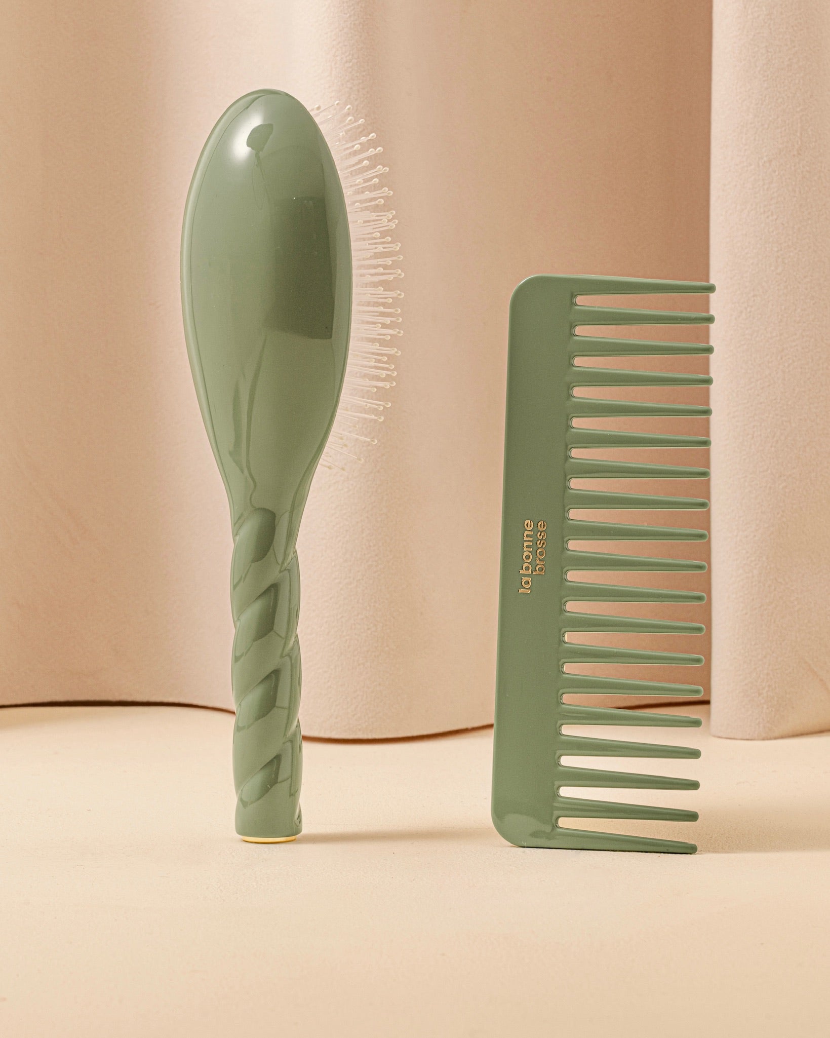la-bonne-brosse-le-peigne-large-d-m-lant-en-ac-tate-vert-amande image 4