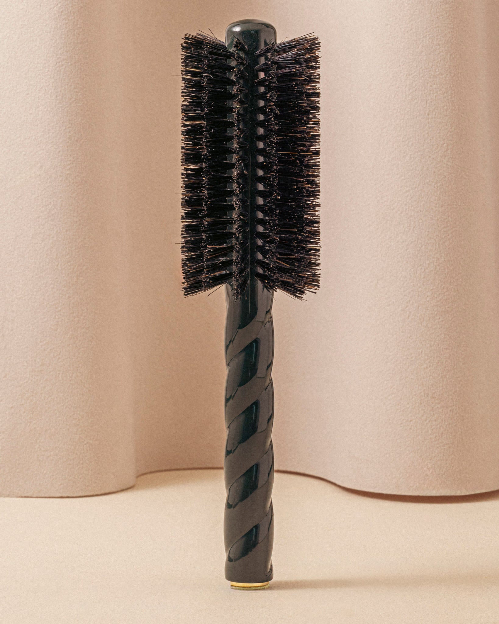 la-bonne-brosse-n-08-la-brosse-ronde-brushing-longueur-mouvement-vert-meraude image 2