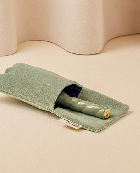 la-bonne-brosse-la-pochette-petite-brosse-vert-amande image 4