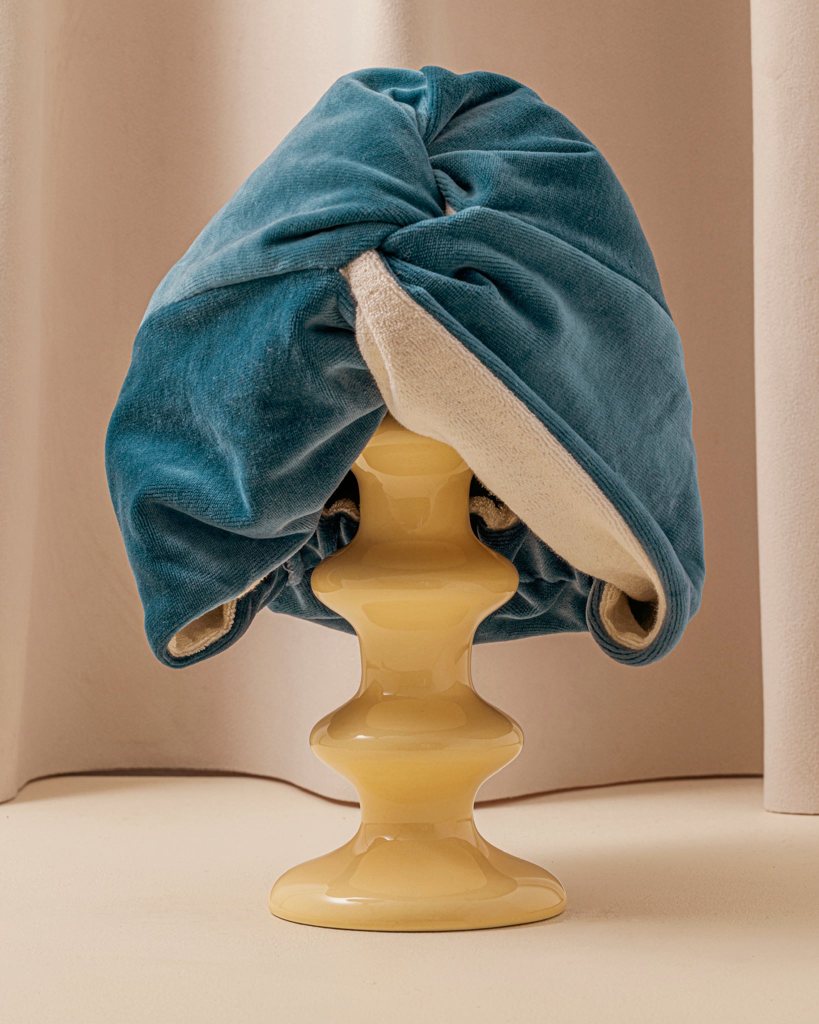 la-bonne-brosse-le-turban-turban-cheveux-velours-bio-bleu-lagon image 5