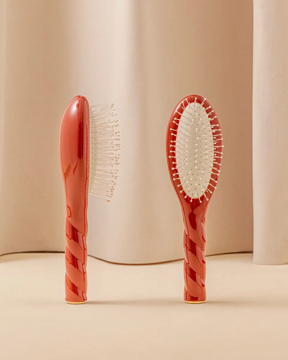 la-bonne-brosse-n-04-la-petite-brosse-d-m-lante-massante-la-miracle-terre-battue image 1