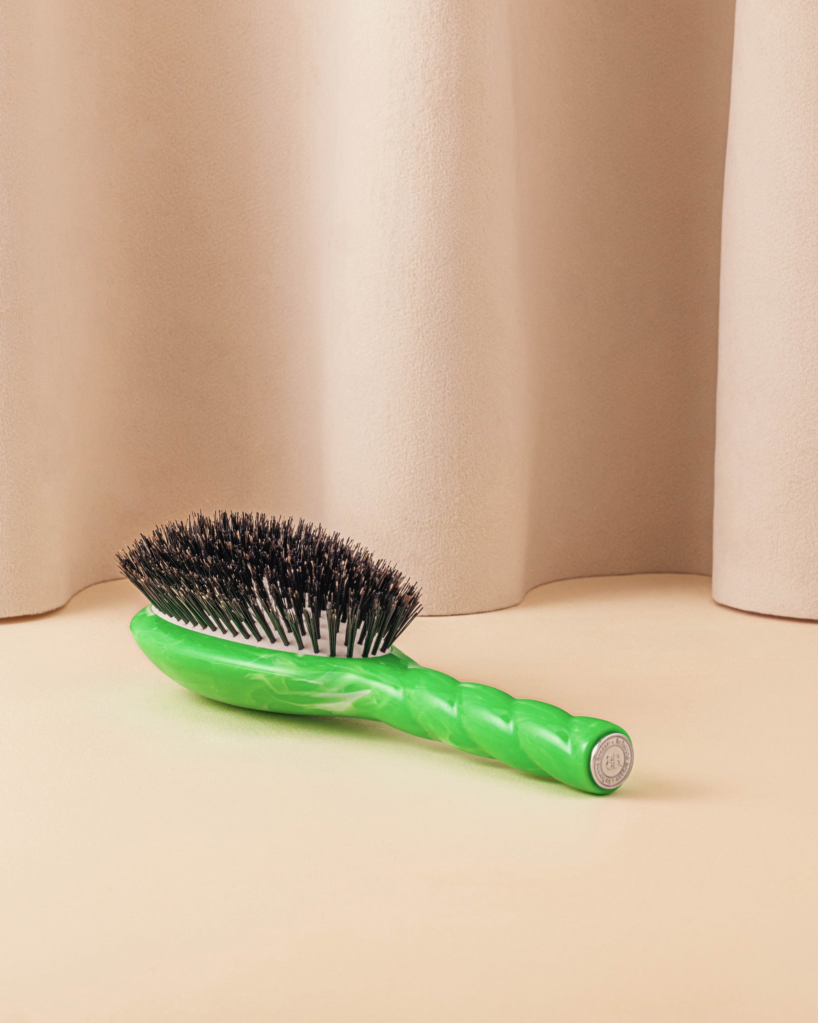 la-bonne-brosse-n-01-la-brosse-brillance-soin-l-universelle-roseanna-tie-dye-ver image 5