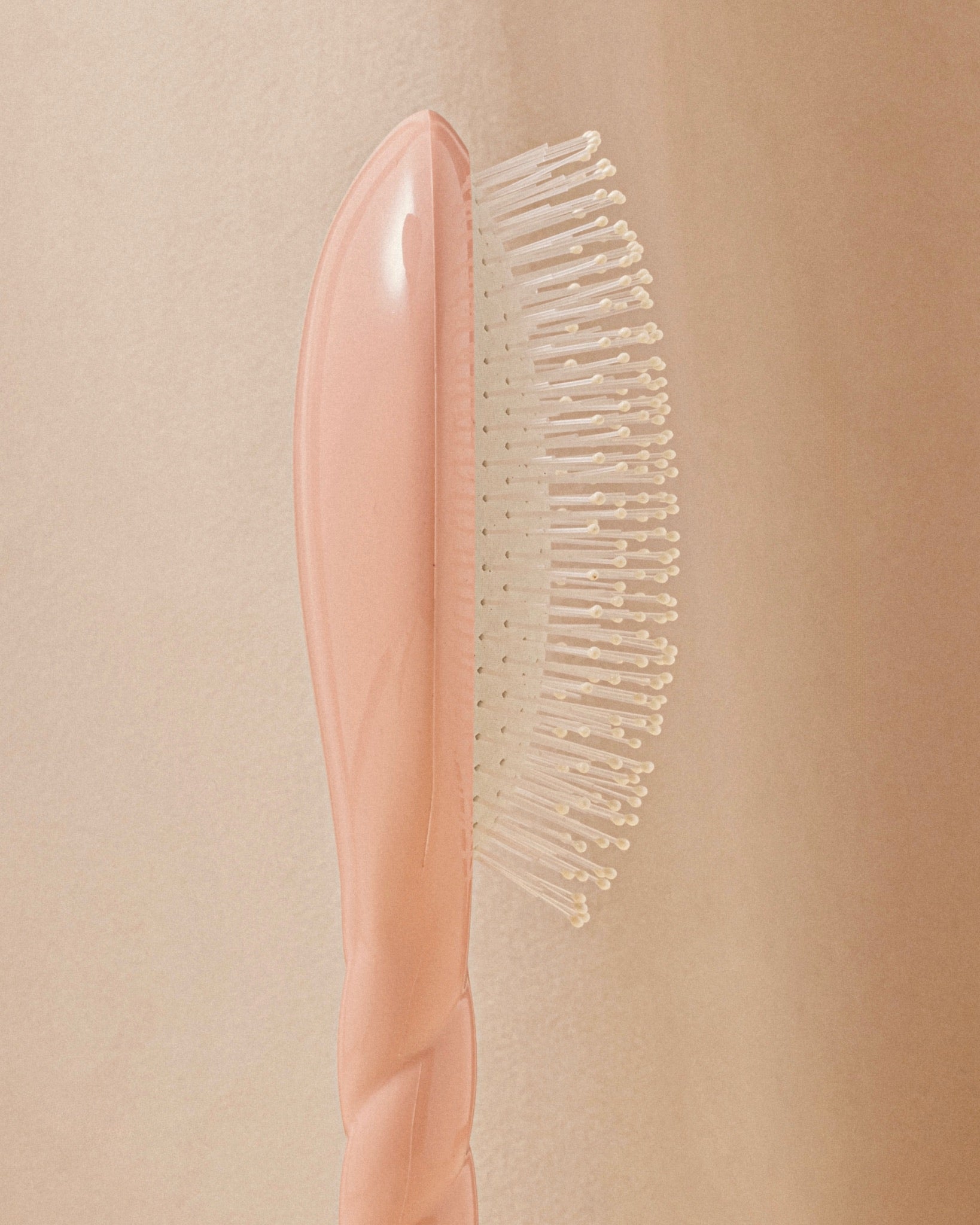 la-bonne-brosse-n-04-la-brosse-d-m-lante-massante-la-miracle-rose-poudr-21-cm image 3