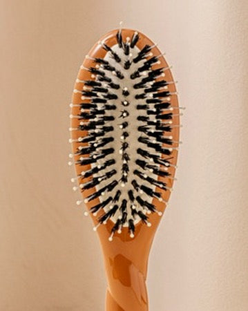 la-bonne-brosse-n-03-l-indispensable-douceur-petite-brosse-cuir-chevelu-sensible-3 image 4