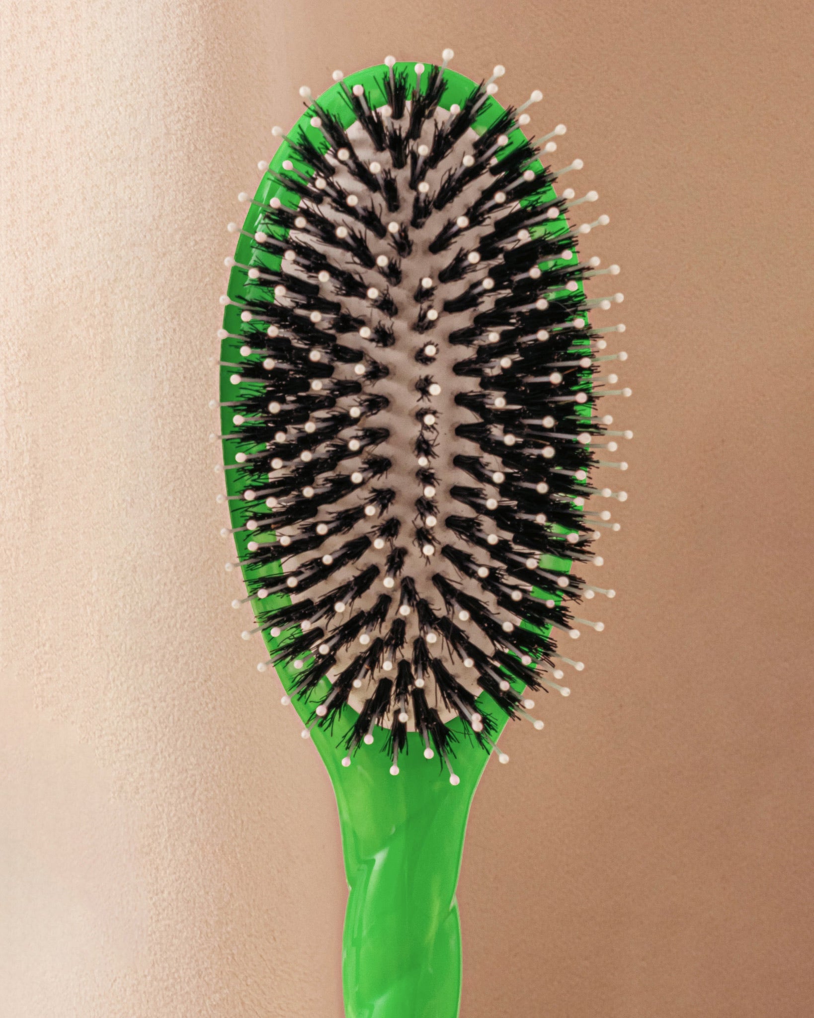 la-bonne-brosse-n-03-la-brosse-cuir-chevelu-sensible-l-indispensable-douceur-ros image 4