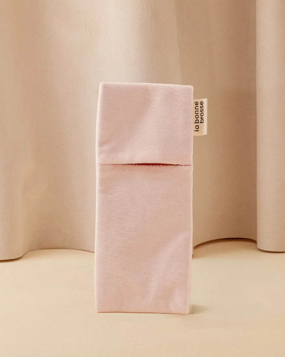 la-bonne-brosse-pochette-brosse-b-b-rose-lilas image 1