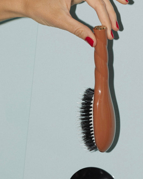 la-bonne-brosse-n-02-la-petite-brosse-d-m-lante-soin-l-indispensable-terracotta image 3