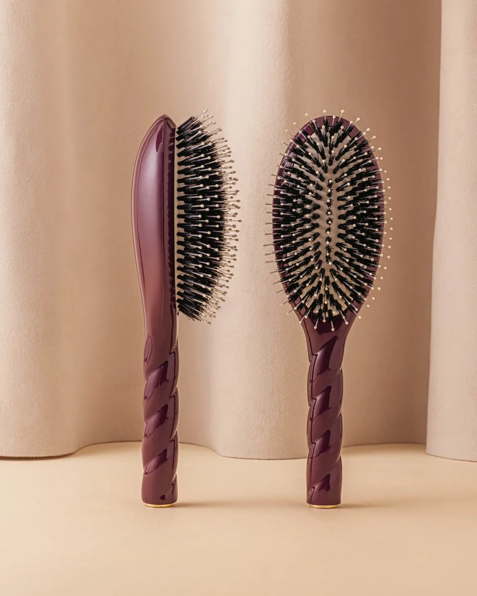 la-bonne-brosse-n-03-dition-limit-e-aubergine-l-indispensable-douceur-cuir-cheve image 1