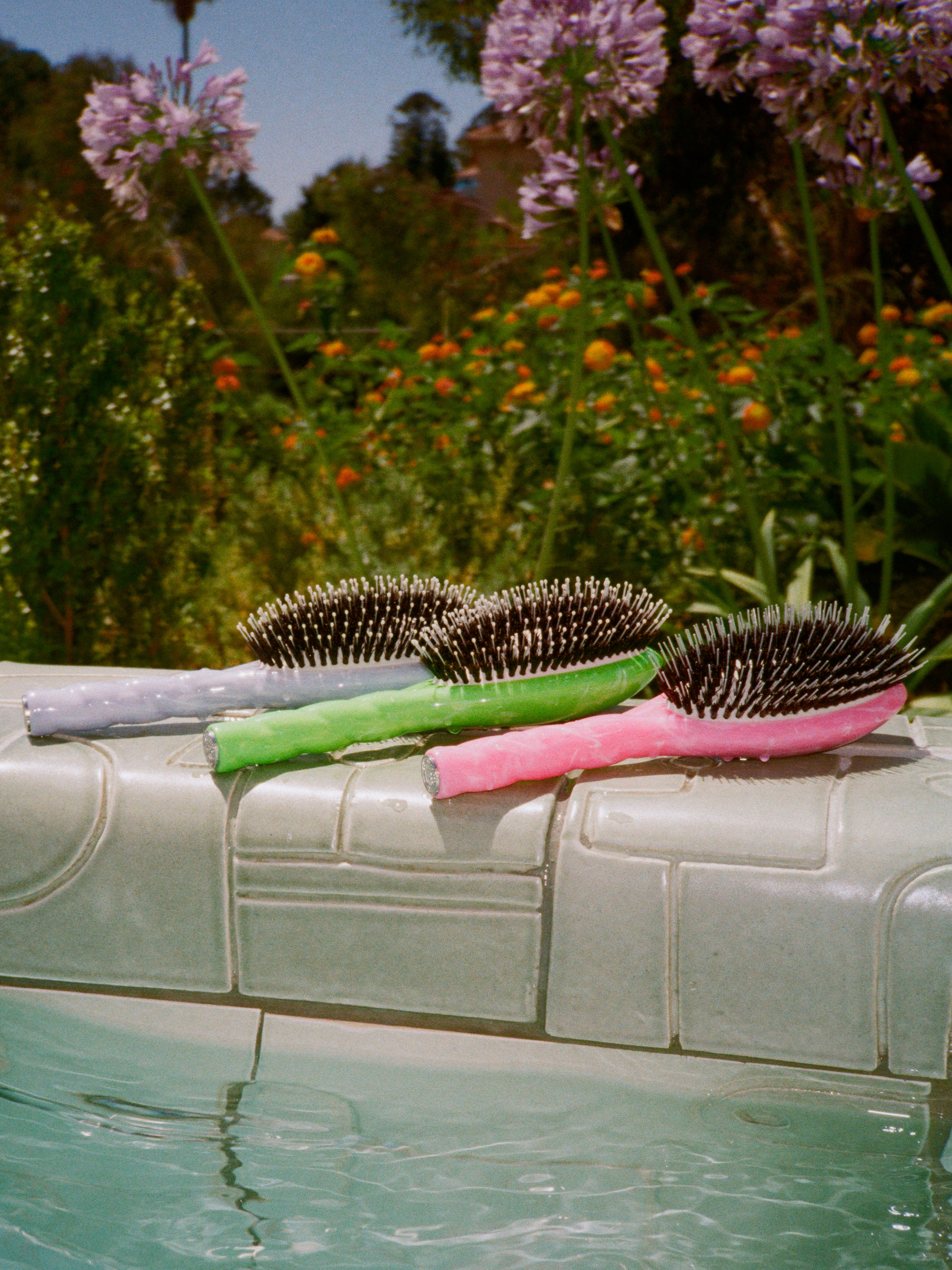 roseanna-x-la-bonne-brosse-n-02-la-petite-brosse-d-m-lante-soin-l-indispensable- image 2