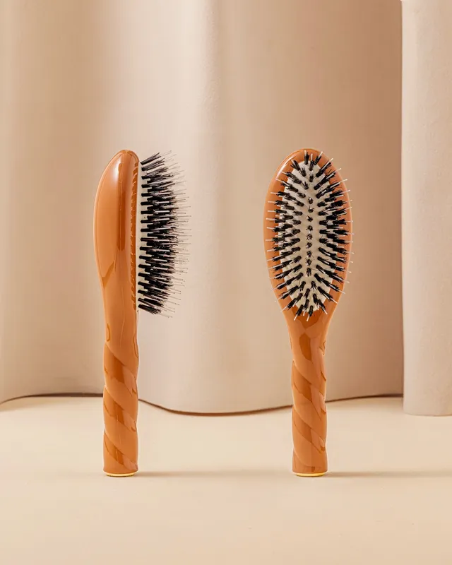 la-bonne-brosse-n-02-la-petite-brosse-d-m-lante-soin-l-indispensable-terracotta image 1
