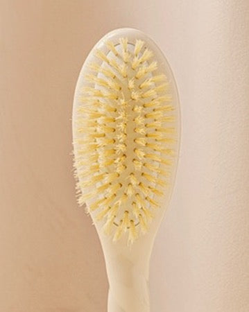 la-bonne-brosse-n-06-ma-premi-re-brosse-b-b-brosse-cheveux-b-b-blanc-cr-me image 4