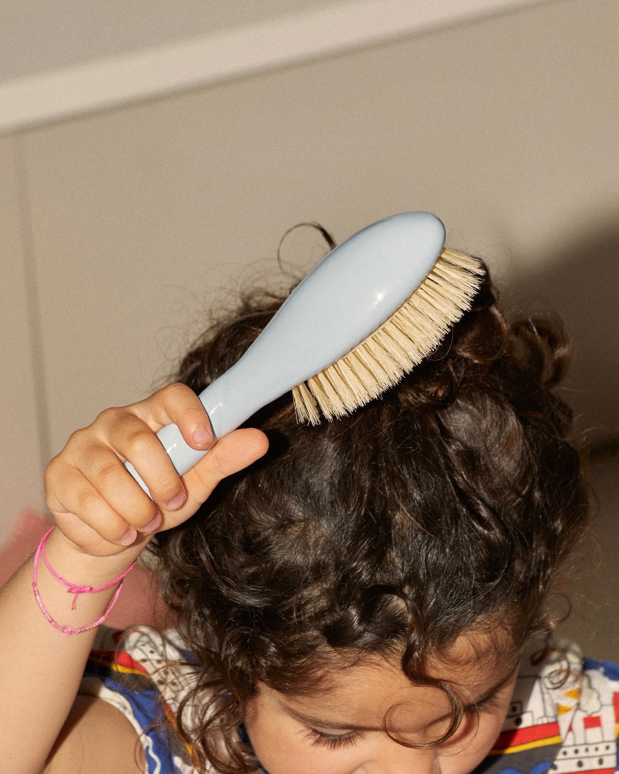 la-bonne-brosse-n-06-ma-premi-re-brosse-b-b-bleu-ciel-soies-de-sanglier image 7