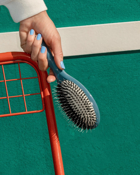 la-bonne-brosse-n-02-la-brosse-d-m-lante-soin-l-indispensable-bleu-encre-21-cm image 6