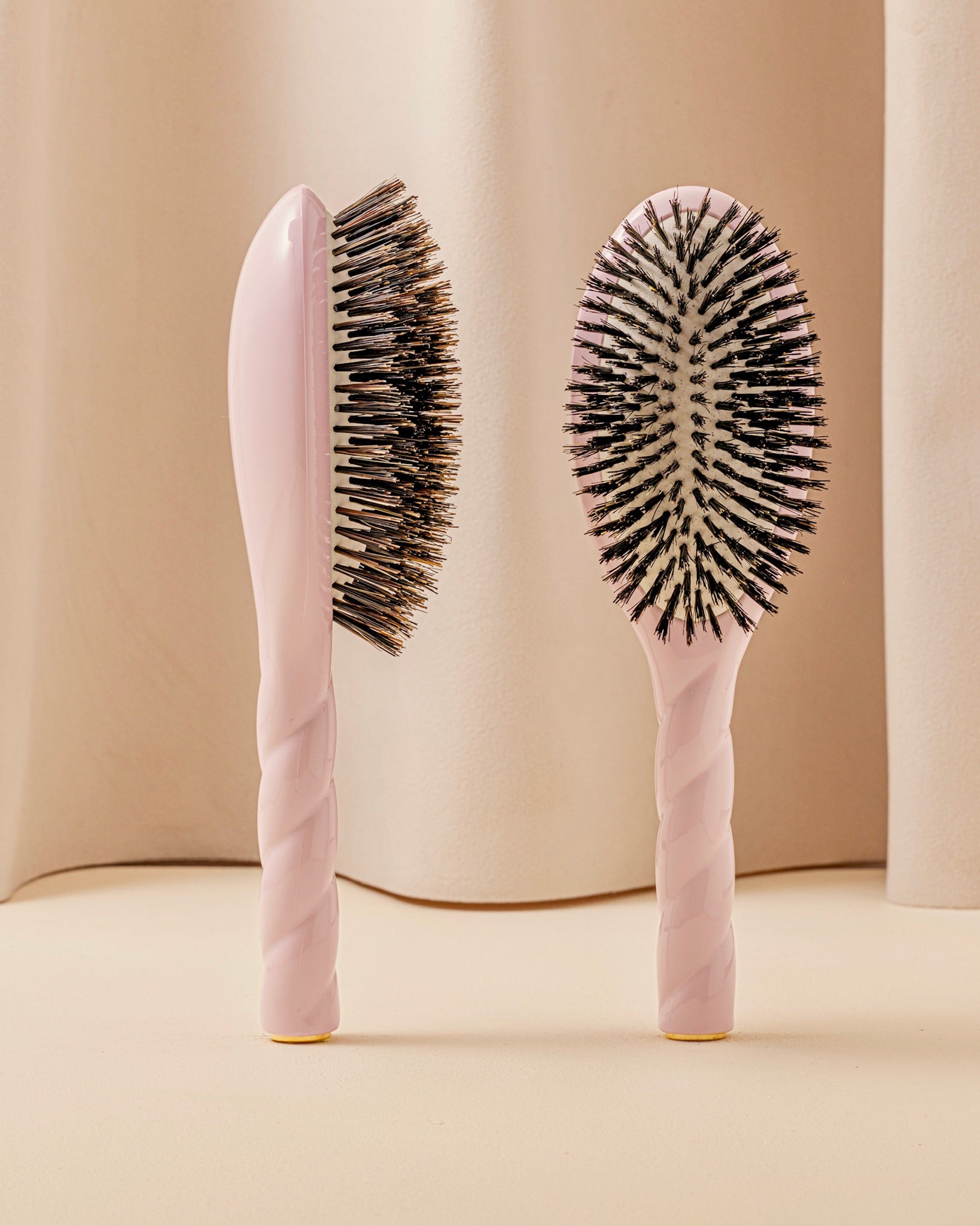 la-bonne-brosse-n-01-la-brosse-brillance-soin-l-universelle-rose-lilas image 1