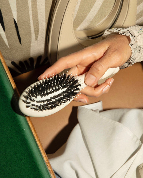 la-bonne-brosse-n-03-la-petite-brosse-cuir-chevelu-sensible-blanc-cr-me-indispen image 2