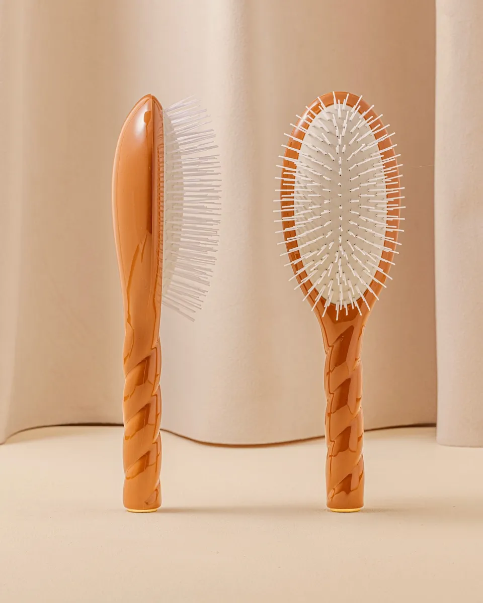 la-bonne-brosse-n-07-l-intense-brosse-d-m-lante-stimulante-grande-taille-terraco image 1