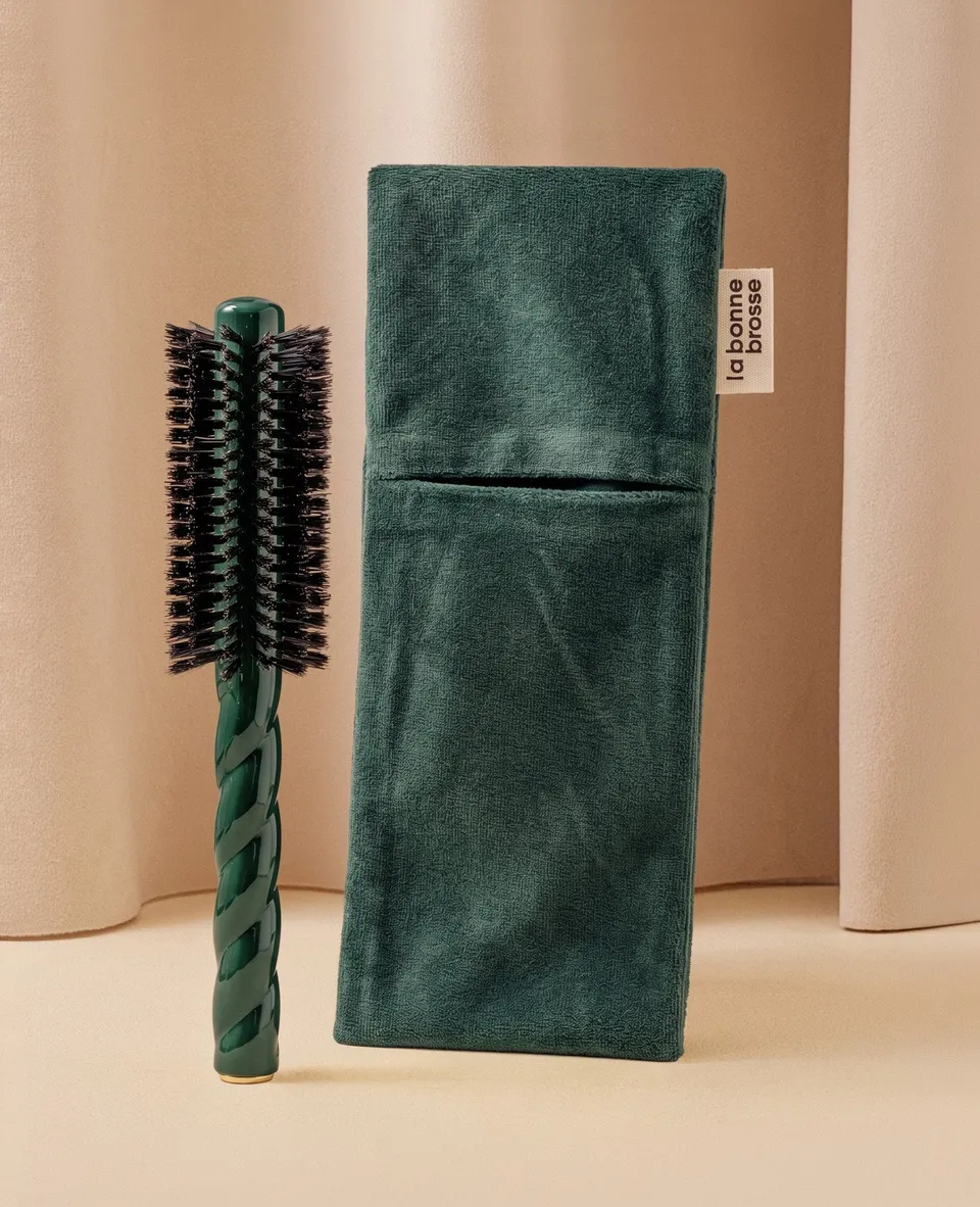 la-bonne-brosse-pochette-brosse-ronde-vert-meraude image 1