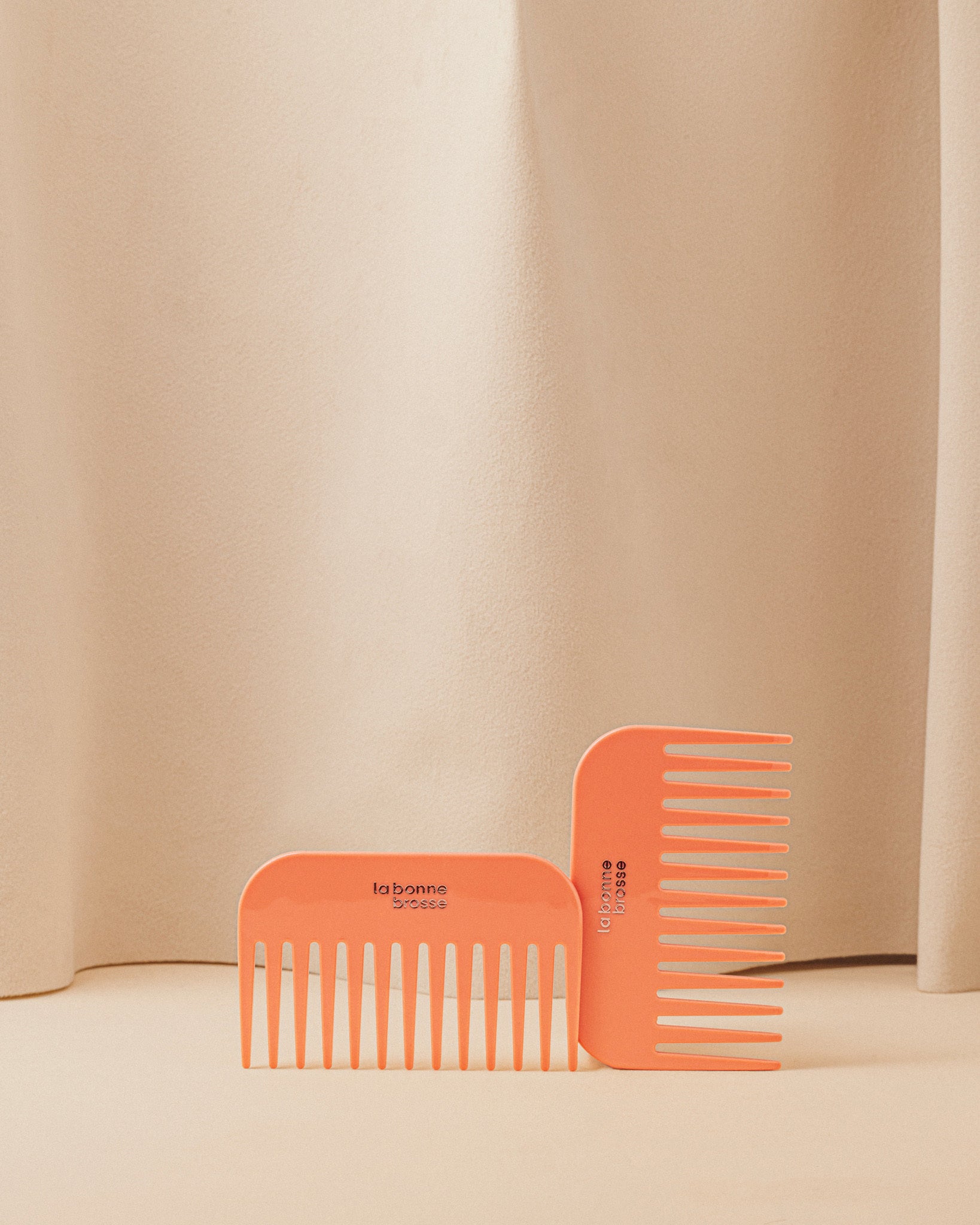 la-bonne-brosse-le-petit-peigne-large-d-m-lant-en-ac-tate image 4