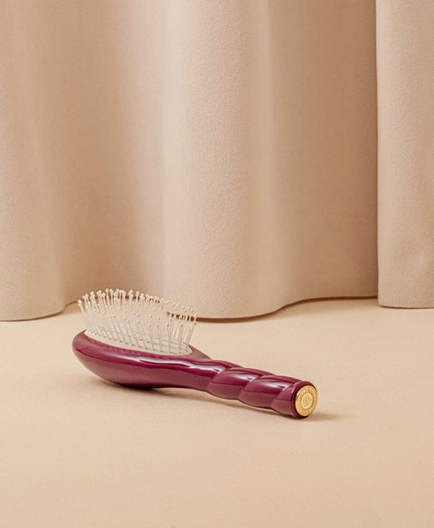 la-bonne-brosse-n-04-la-miracle-petite-brosse-d-m-lante-massante-rouge-cerise image 5
