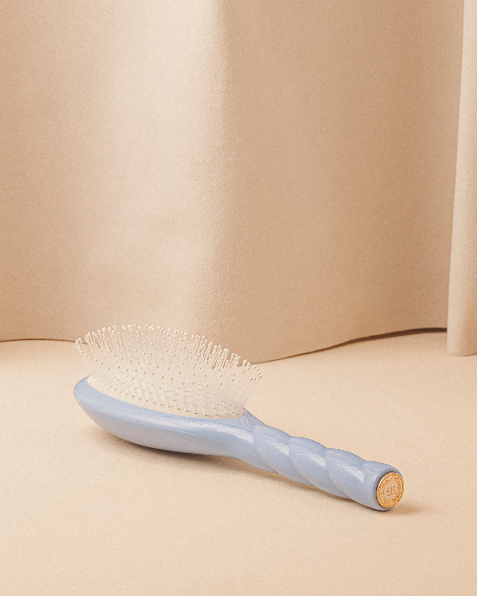la-bonne-brosse-n-04-la-brosse-d-m-lante-massante-la-miracle-bleu-ciel image 5