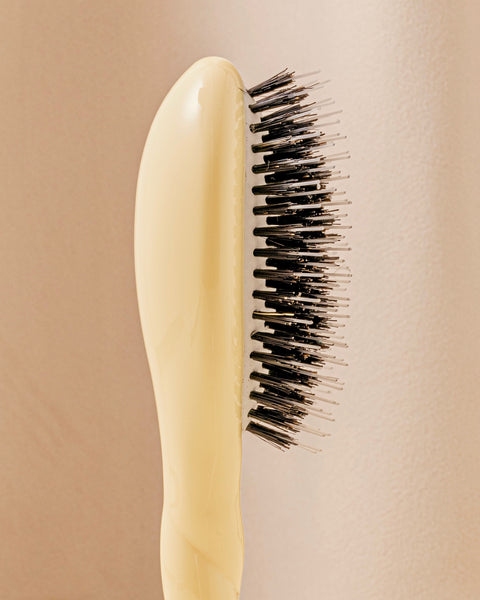 la-bonne-brosse-n-02-la-petite-brosse-d-m-lante-soin-l-indispensable-ivoire-cair image 3