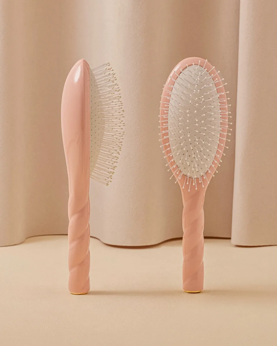 la-bonne-brosse-n-04-la-brosse-d-m-lante-massante-la-miracle-rose-poudr-21-cm image 1