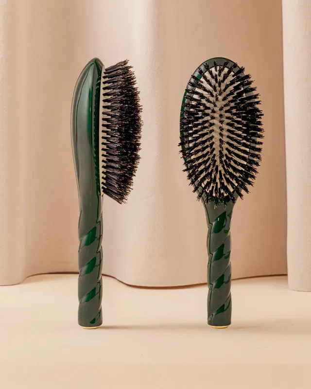 la-bonne-brosse-n-01-la-brosse-brillance-soin-l-universelle-vert-meraude image 1