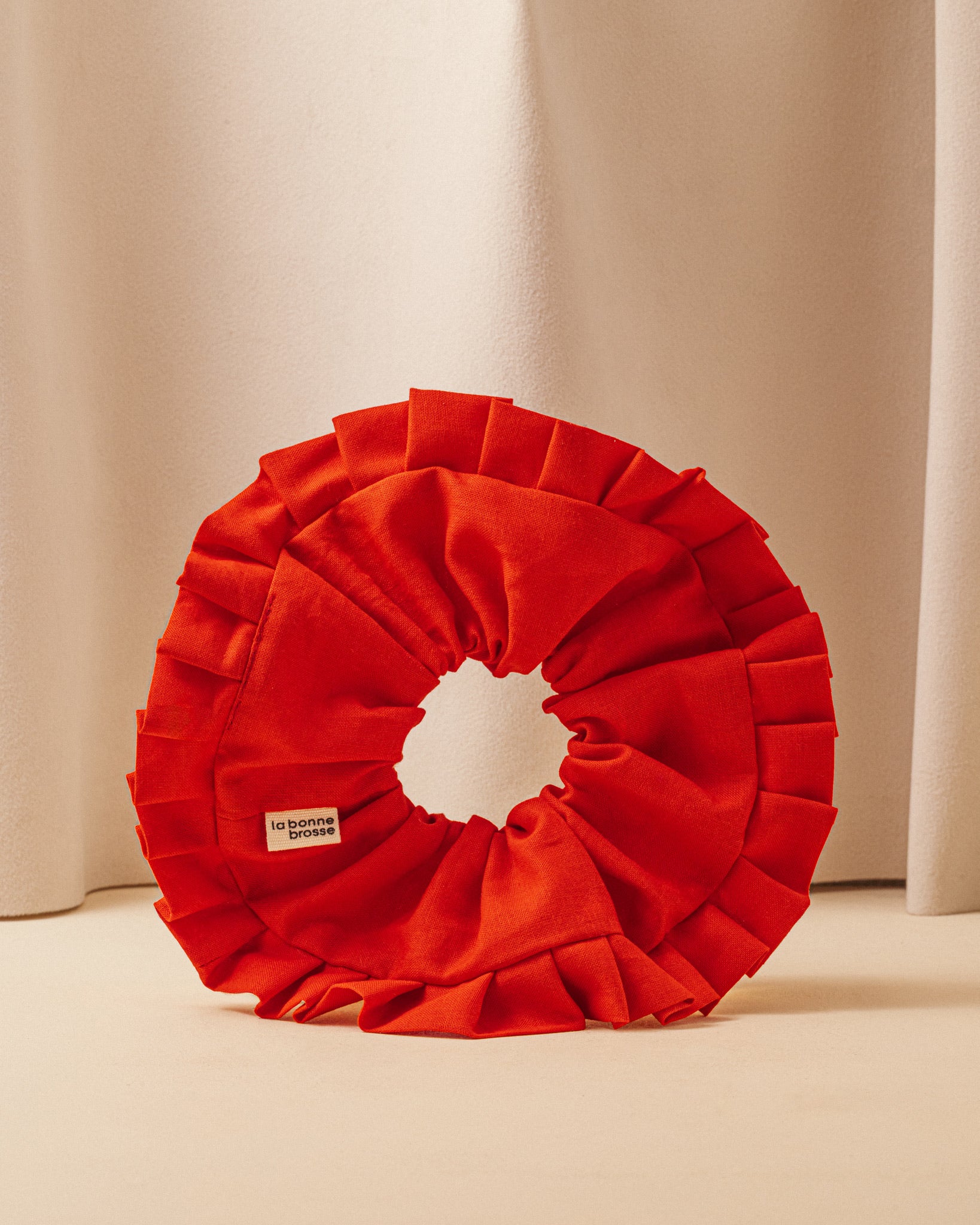 la-bonne-brosse-dition-limit-e-reine-de-c-ur-grand-chouchou-froufrou-rouge image 1