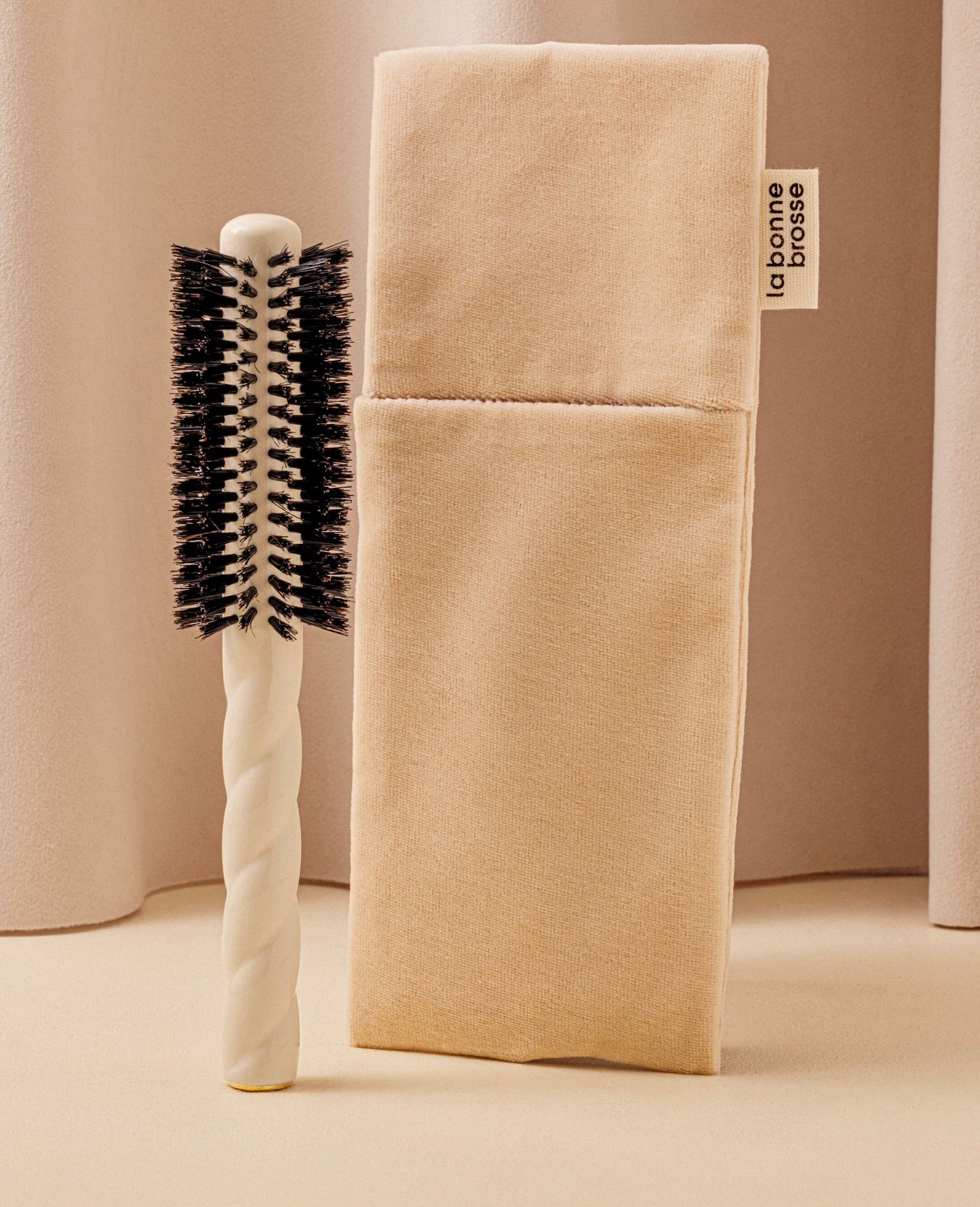 la-bonne-brosse-n-05-la-brosse-ronde-brushing-volume-style-blanc-cr-me image 3
