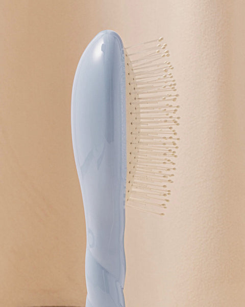 la-bonne-brosse-n-04-la-petite-brosse-d-m-lante-massante-la-miracle-bleu-ciel image 3