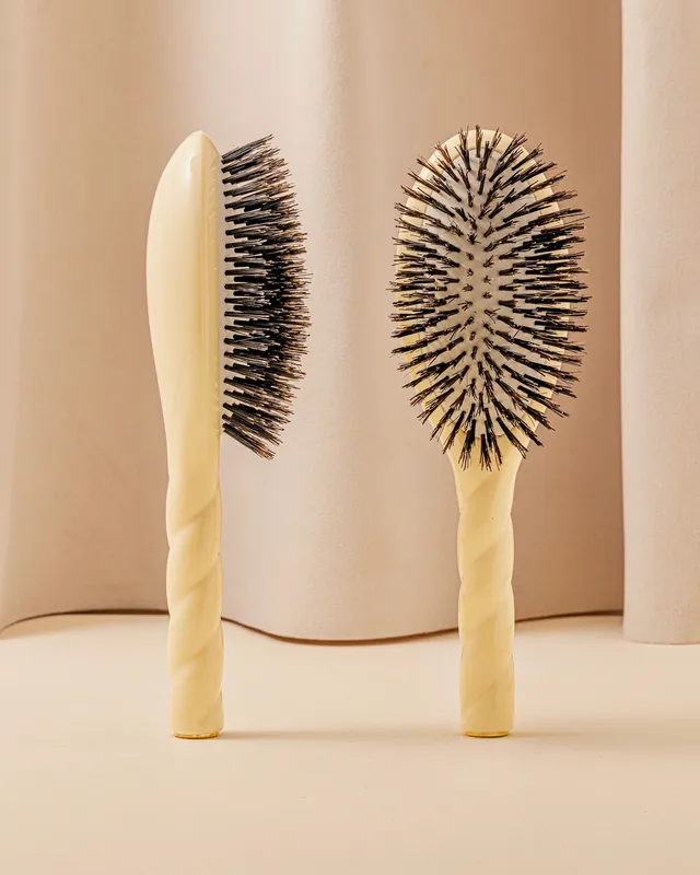la-bonne-brosse-n-01-la-brosse-brillance-soin-l-universelle-ivoire-cair image 1