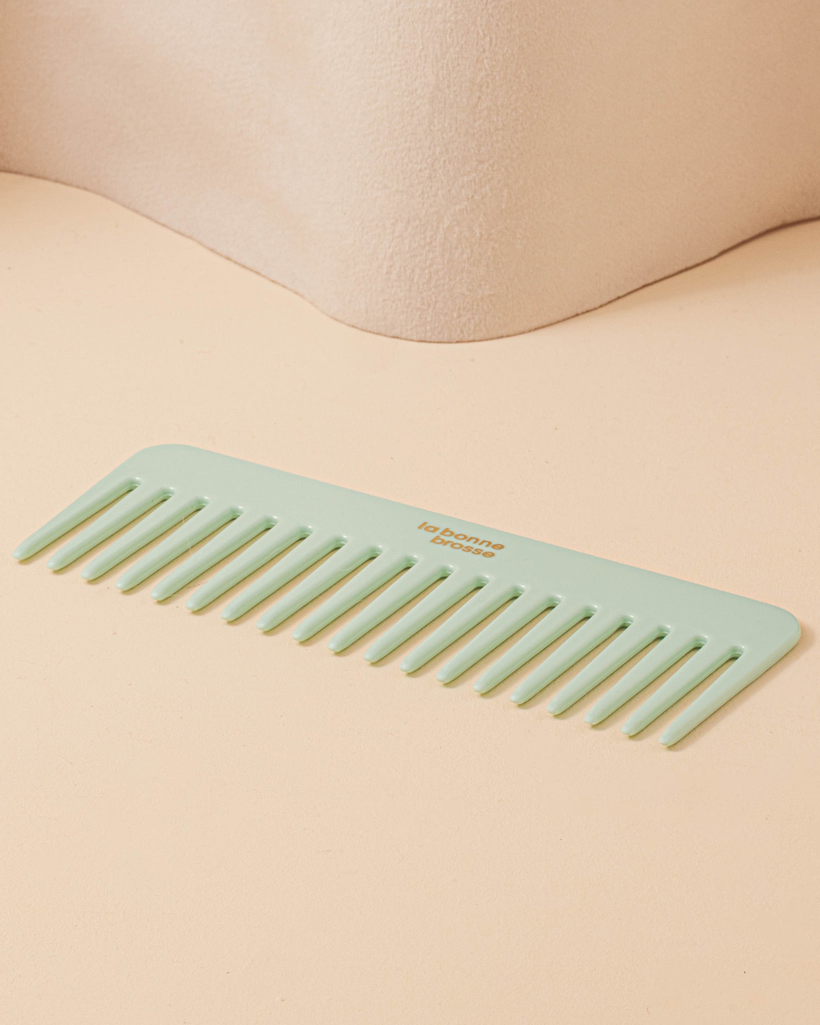 la-bonne-brosse-le-peigne-large-d-m-lant-en-ac-tate-bleu-lagon image 3