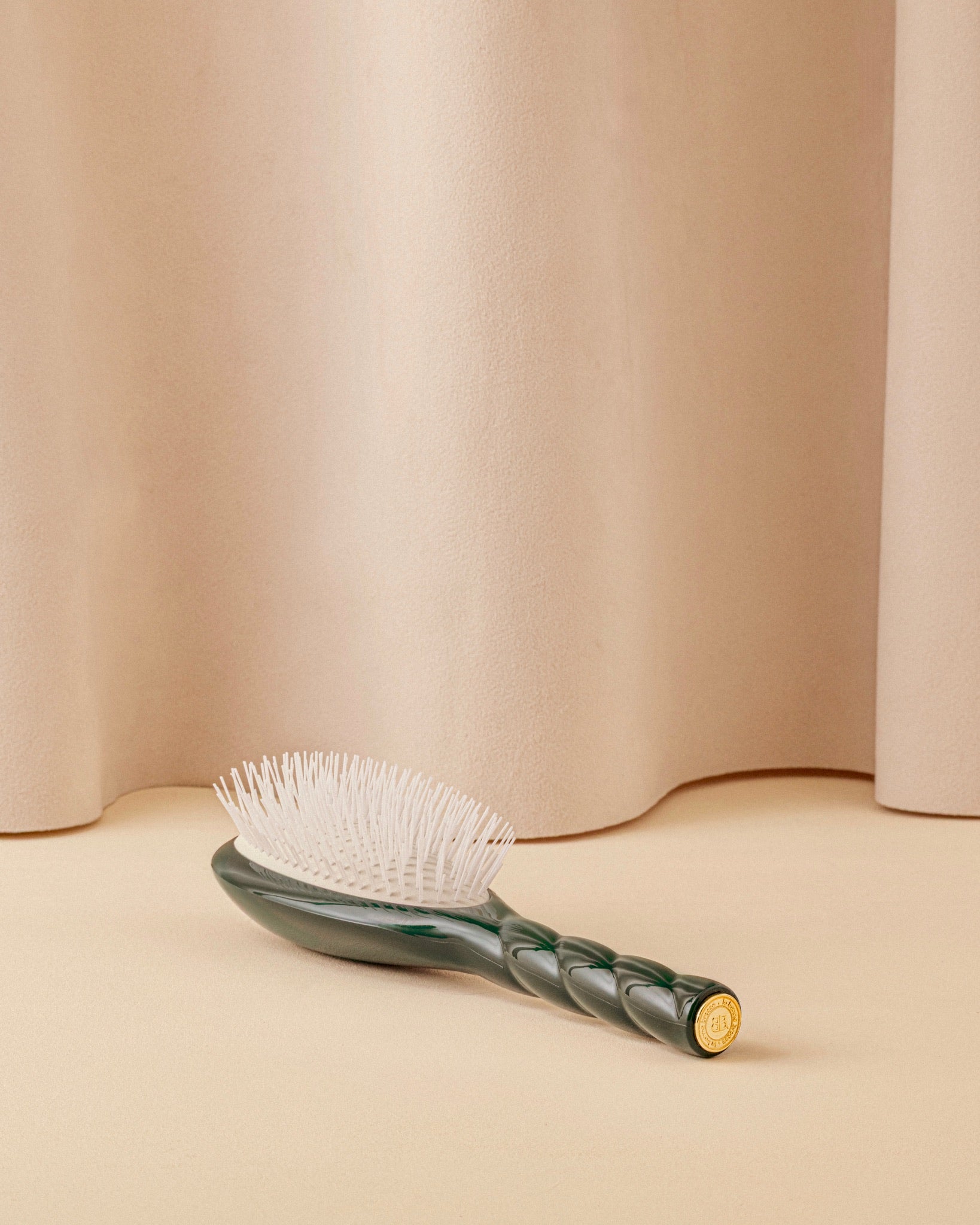 la-bonne-brosse-n-07-l-intense-brosse-d-m-lante-stimulante-grande-vert-emeraude image 5