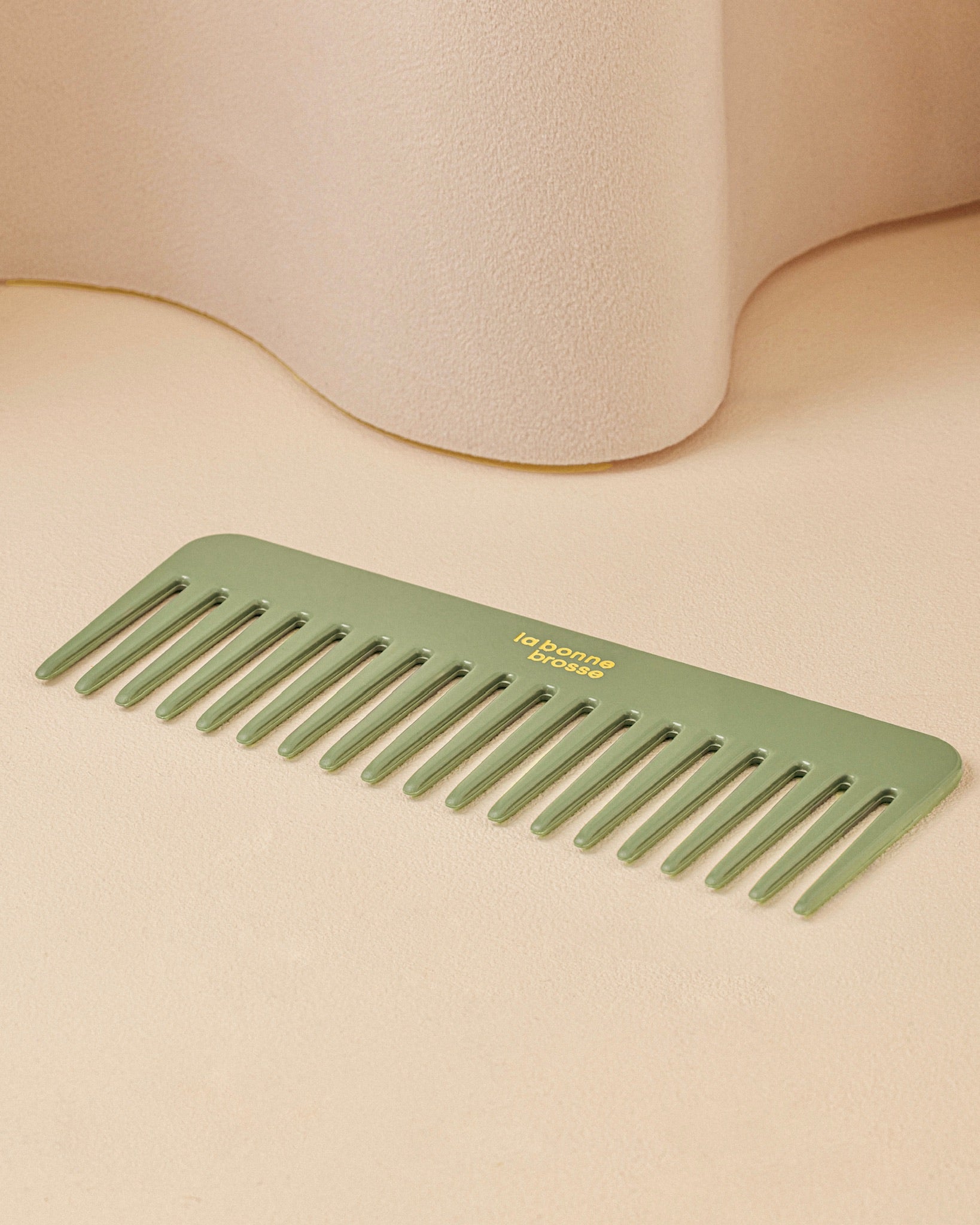 la-bonne-brosse-le-peigne-large-d-m-lant-en-ac-tate-vert-amande image 2