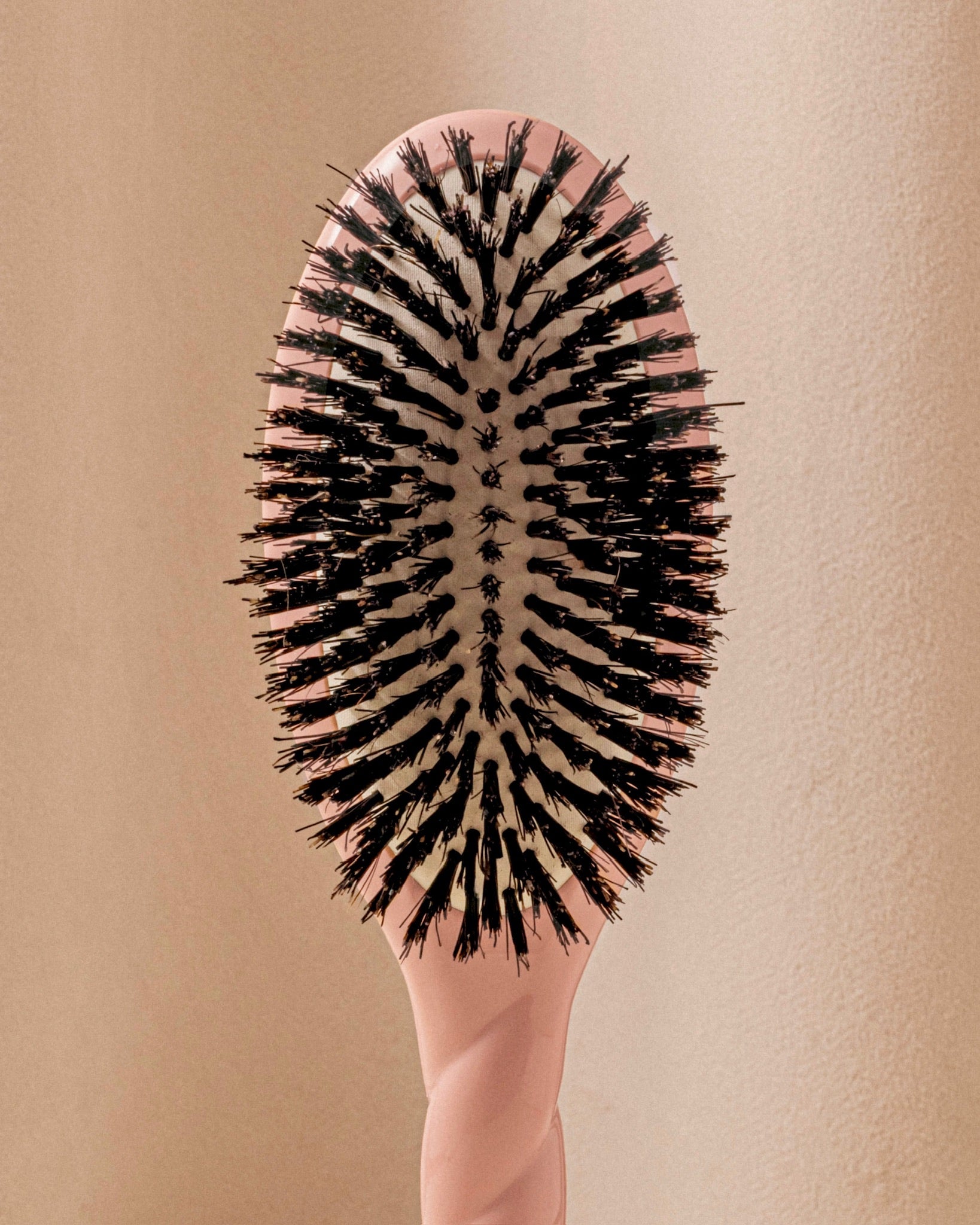 la-bonne-brosse-n-01-la-brosse-brillance-soin-l-universelle-rose-poudr image 4
