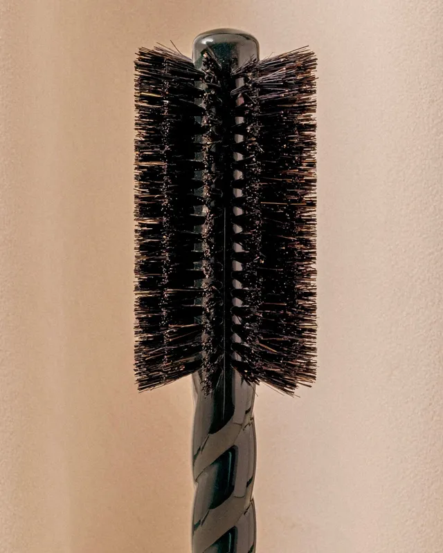 la-bonne-brosse-n-08-la-brosse-ronde-brushing-longueur-mouvement-vert-meraude image 1