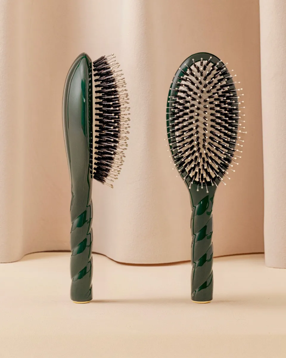 la-bonne-brosse-n-03-la-brosse-cuir-chevelu-sensible-l-indispensable-douceur-ver image 1