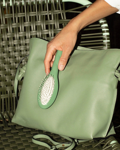 la-bonne-brosse-n-04-la-miracle-petite-brosse-d-m-lante-massante-vert-amande image 7